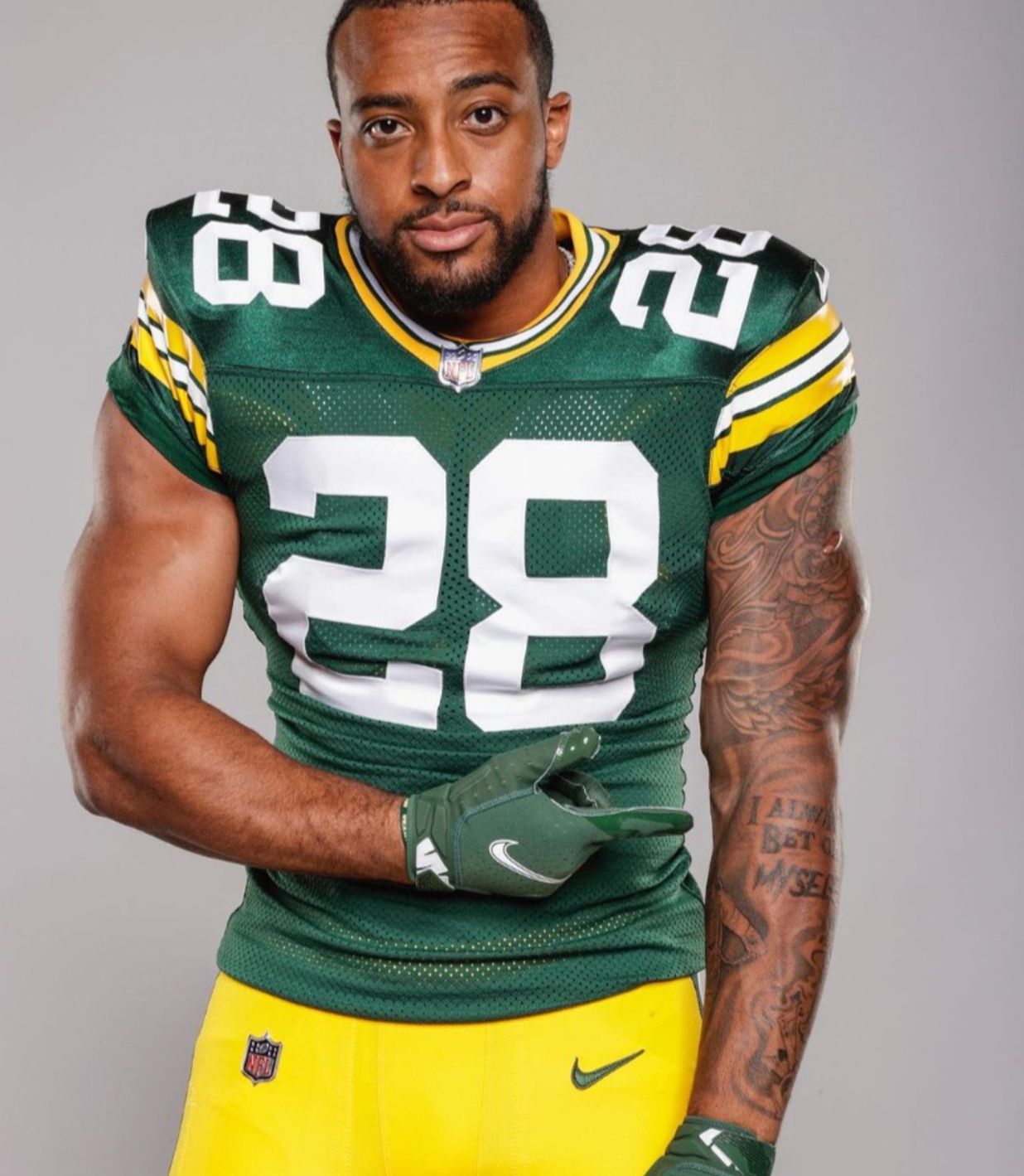 Packers' AJ Dillon teams up with Feeding America